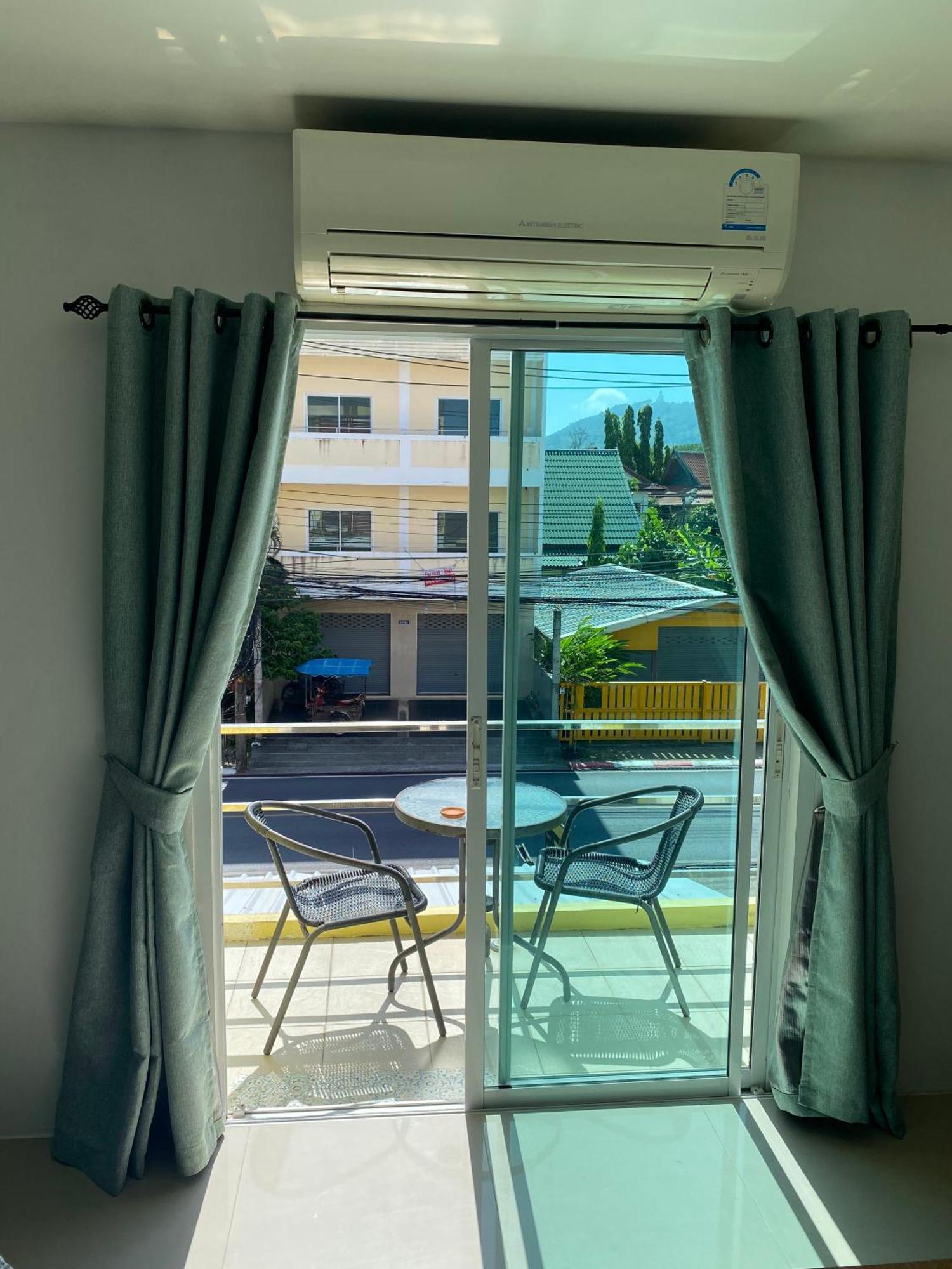 English Owned Homestay And Yoga Chalong Exterior foto