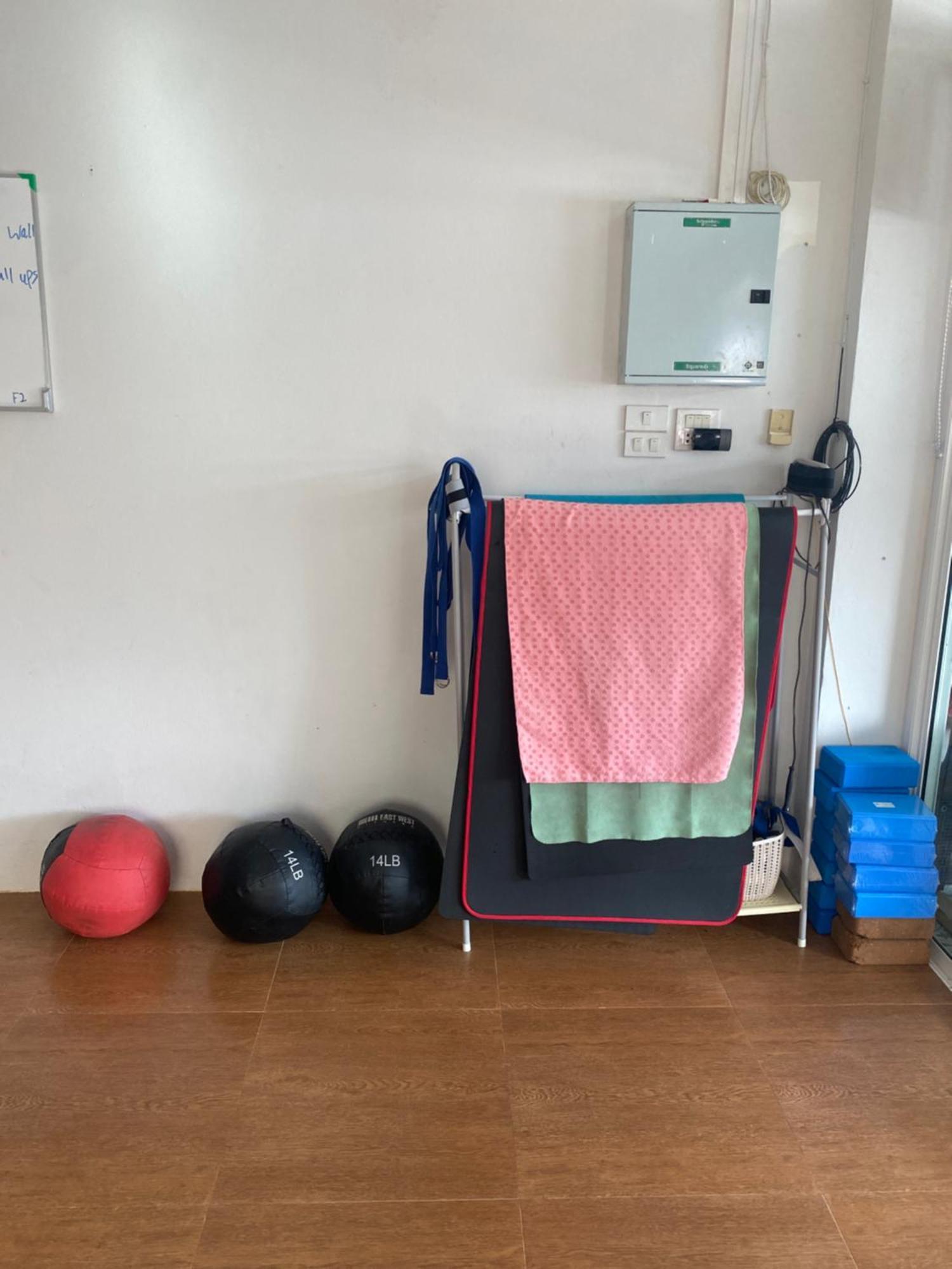 English Owned Homestay And Yoga Chalong Exterior foto